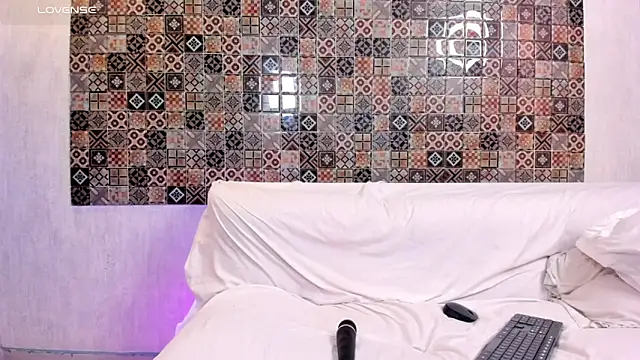 Pamela_Johnsonn's cam snapshot