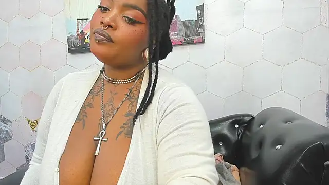 Anaa_Fuentess's cam snapshot