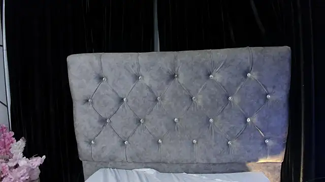 Arianaa_Jones_'s cam snapshot