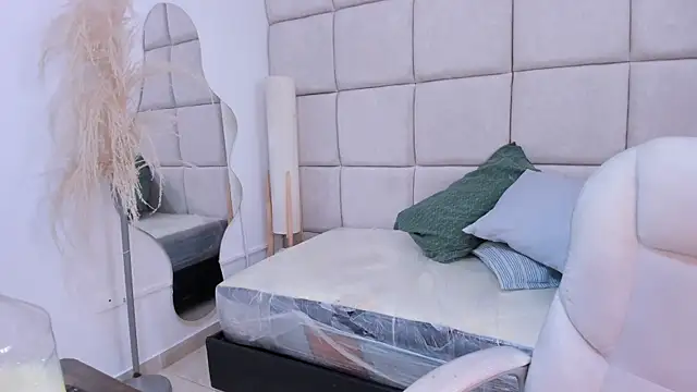 Miley_Collins's cam snapshot