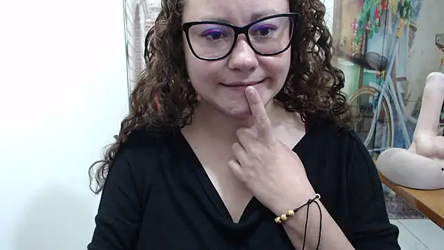 curly_greeneyed's cam snapshot