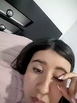 mialorents's cam snapshot