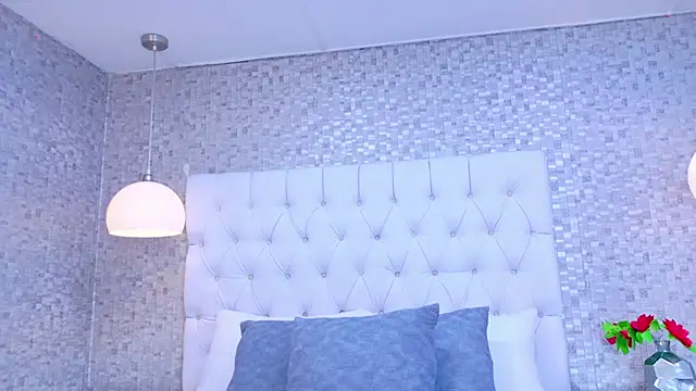 MonserratPeters live sex cam