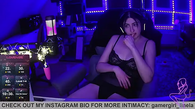 Gamergirl-Linela live sex cam