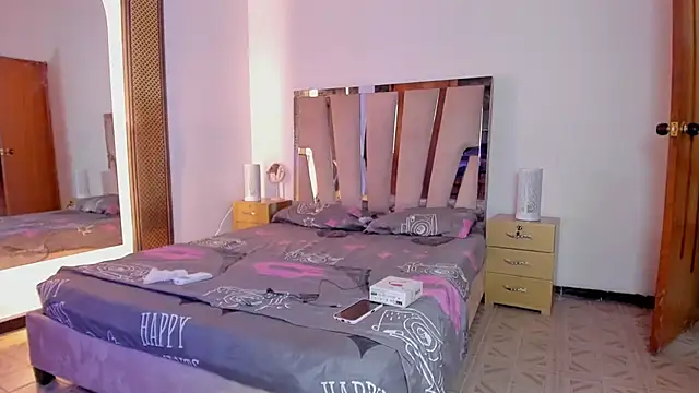 KarlieMoore live sex cam