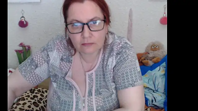 PlayfullMature live sex cam