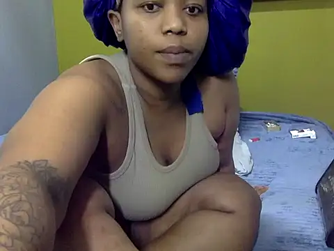 GoldenPussyXOXO live sex cam