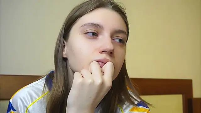 RoslynArcuo's cam snapshot