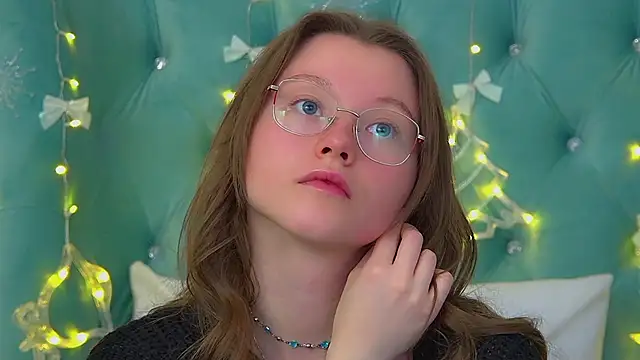 KeiraAsti live sex cam