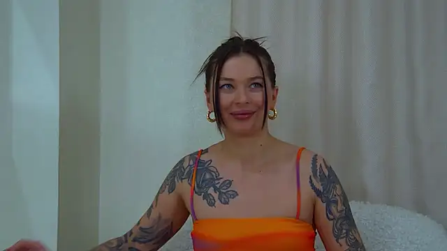 AlexandraBloom live sex cam