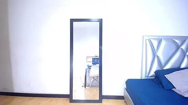 exotic_karmella's cam snapshot