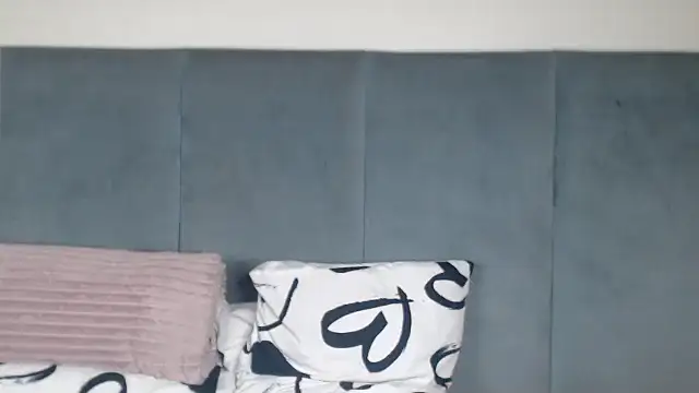 Jah-Queen's cam snapshot