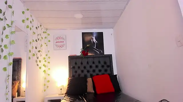 ScarlettVell live sex cam