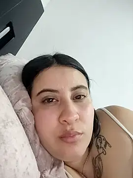 mialorents's cam snapshot