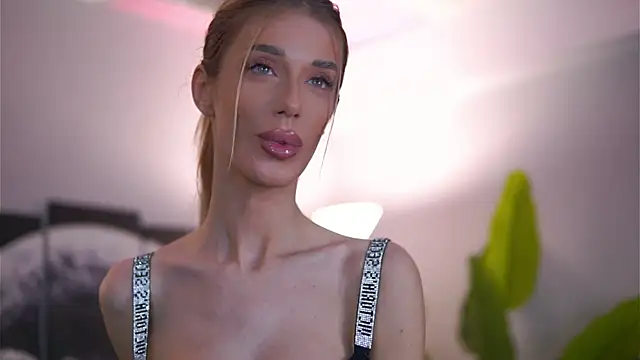 EllieRedd's cam snapshot