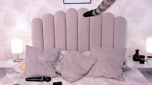 ShaynaHosk live sex cam