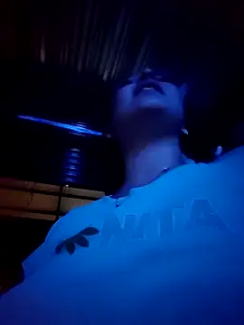 Lily-o's cam snapshot