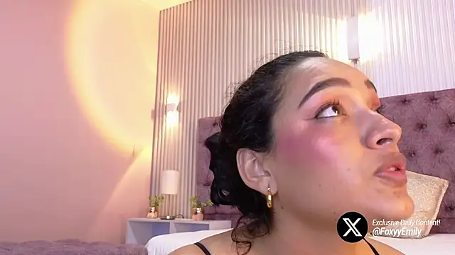 EMILYY_FOXY's cam snapshot