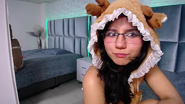 HollyPeach's cam snapshot