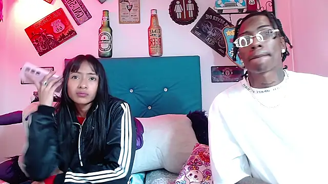 lili_roussi's cam snapshot