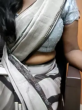 Tamilmallu-duskygirl03's cam snapshot