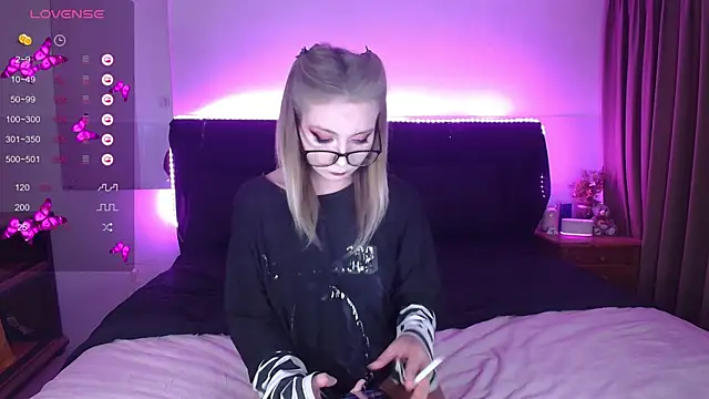 amyshhka's cam snapshot