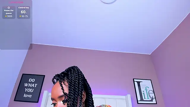 Britanymooree's cam snapshot