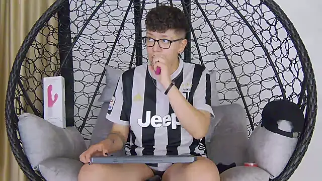 alex_noa's cam snapshot