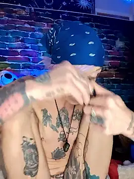 MommyMisfit's cam snapshot