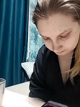 Emma_Melody's cam snapshot