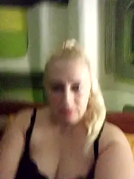 Esenia505's cam snapshot