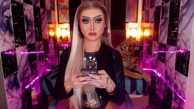 IndestructibleLily live sex cam