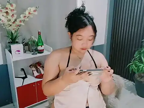 UrFavouriteCravings's cam snapshot