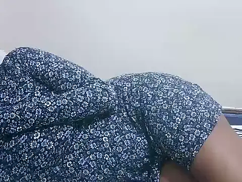 prettybeee's cam snapshot