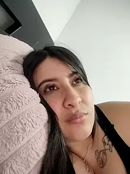 mialorents's cam snapshot