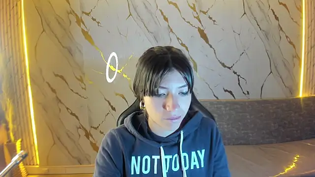 Isabella_Blondetf's cam snapshot