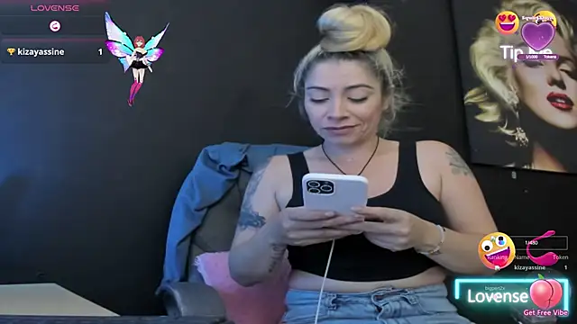 viktoria_davis_'s cam snapshot