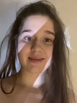 HornyGirlH live sex cam