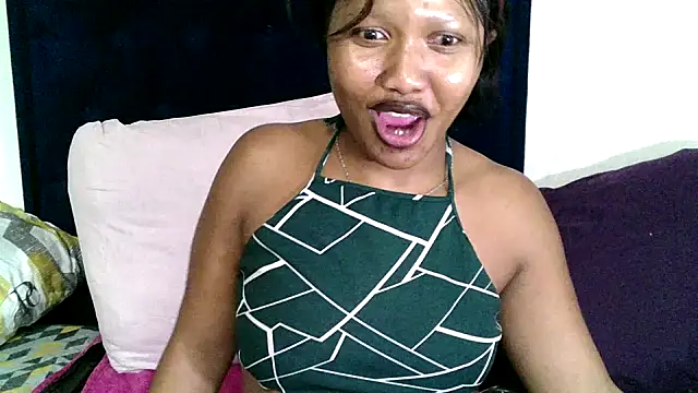 BUNNYCHOWX28's cam snapshot