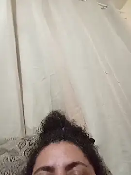 Ravena2290 live sex cam