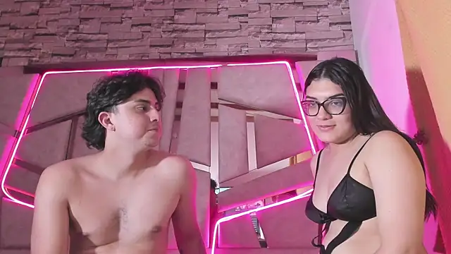 mia_and_austin live sex cam