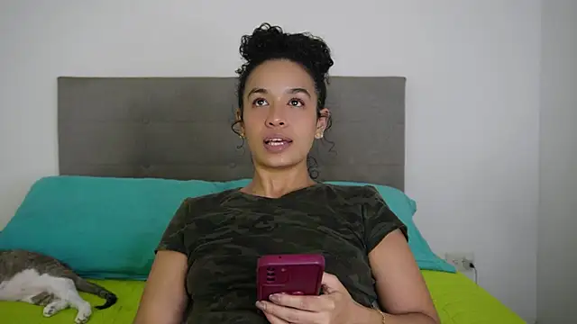 VelvetCurls's cam snapshot