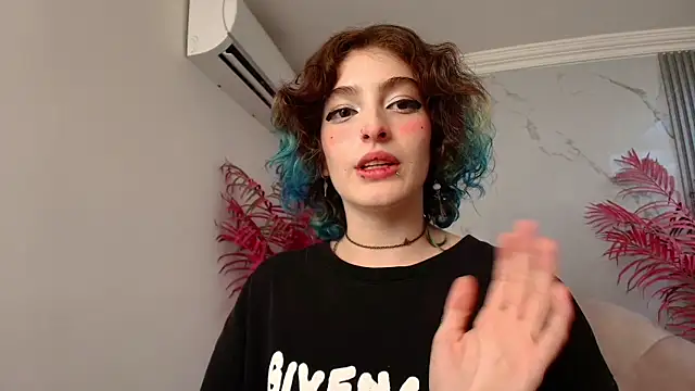 EvaHalsey's cam snapshot