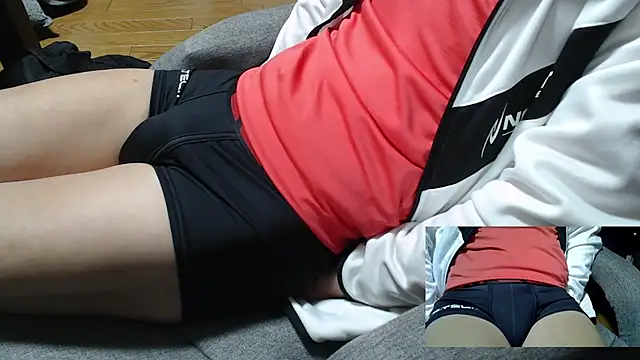 Yasu2000 live sex cam