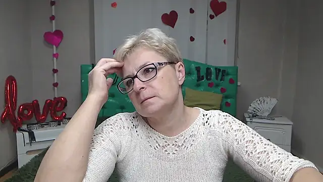 EmiliaGree live sex cam