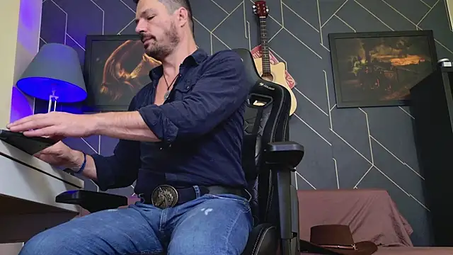 ChrisKox live sex cam