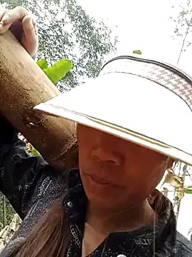 bella-la's cam snapshot