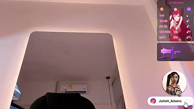 Juliett_Adams_'s cam snapshot