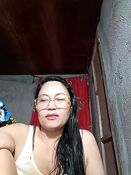 Everleigh_mom's cam snapshot