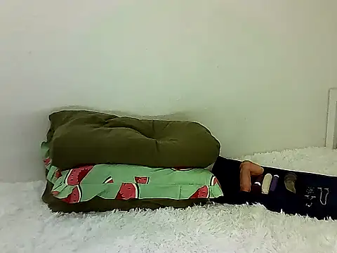 Busty-Thaiger's cam snapshot